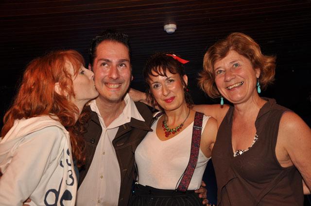 min 2011 11 19 pub 098